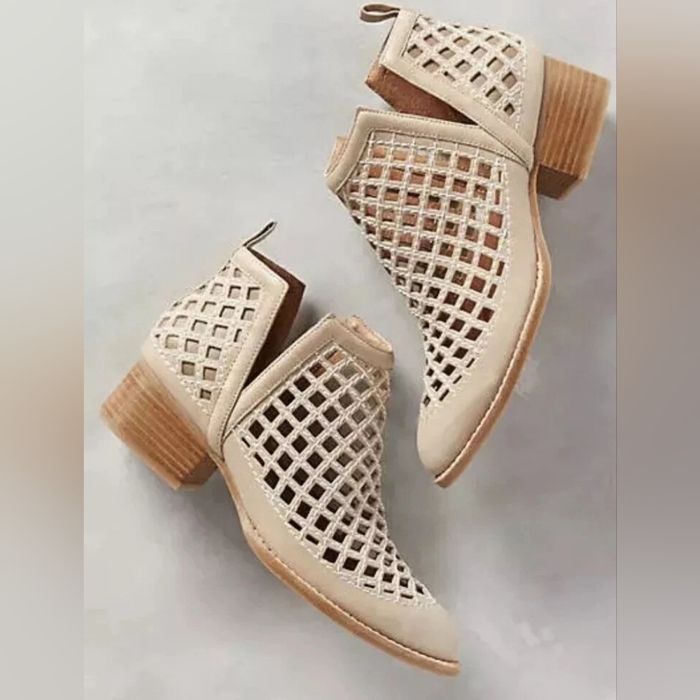 Jeffrey Campbell Anthropologie Taggart Tan Beige Cutout Booties Ankle Boots - Picture 3 of 14